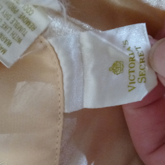 Vintage Victoria's Secret shortie PJ set - Picture 9 of 10